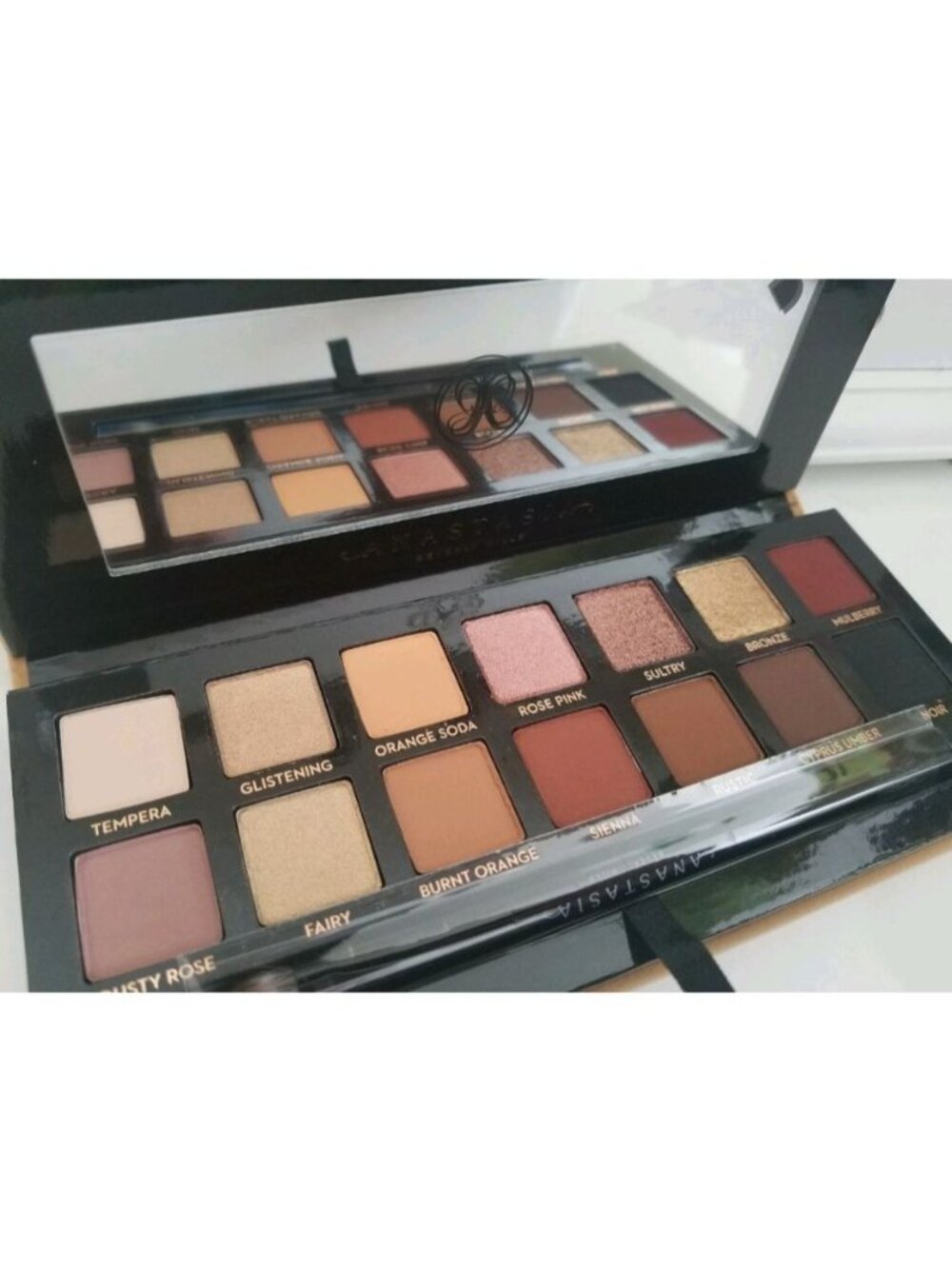 Anastasia Beverly Hills Soft Glam Eyeshadow Palette -14 Shades Make-Up Neutral